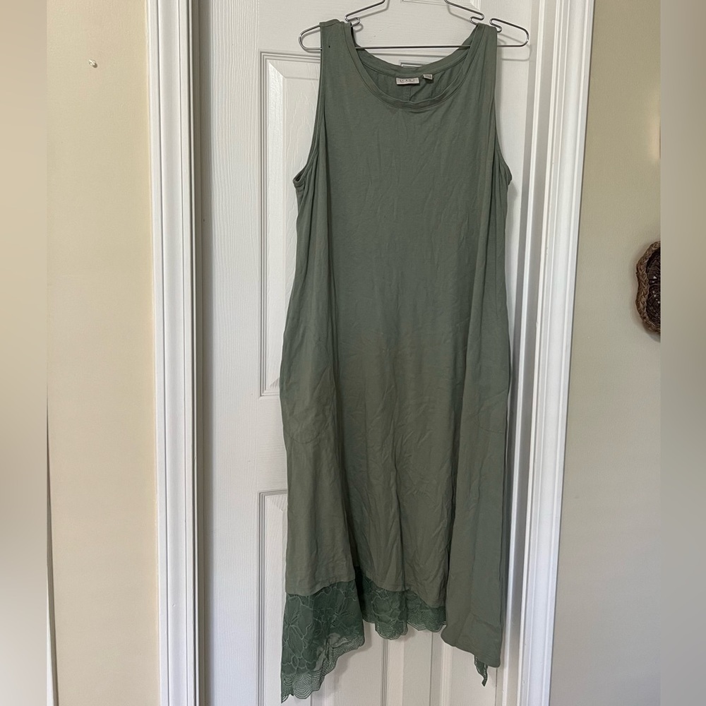 asymmetrical green laced-edged casual dress